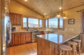 Eagles Rest - If you are looking for stunning mountain and lake views, this is the cabin for you - Image 5
