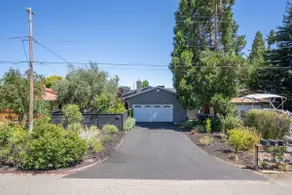Forest & Vine Hot tub, Pet Friendly, walk to town - Image 3
