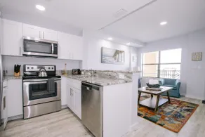 #405 Beachside 1 BR Apartment with Rooftop Pool! - Image 3