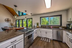 Ridge House - Modern decor & great family space - Image 5