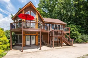 Lake View Chalet! Game Room! Hot Tub! - Image 2