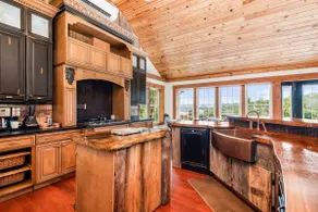 Lake View Chalet! Game Room! Hot Tub! - Image 4