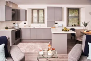 Harbour Breeze – Chic Harbourfront Apartment with Hot Tub & Sea Views - Image 4