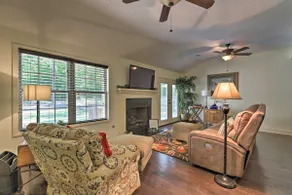 Family-Friendly Home w/ Lake Oconee Access + Patio - Image 5