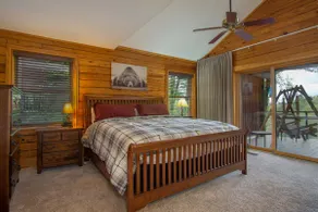 Blissful Bear Cabin, Long Range Views and 2 fireplaces - Image 4