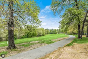 Modern 2BR Townhouse - Near Bike Trails & Golf - Image 5