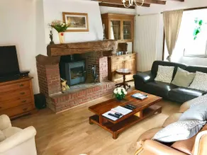 Sleeps12-Farmhouse-5Acres-DDayBeaches-YogaStudio - Image 5