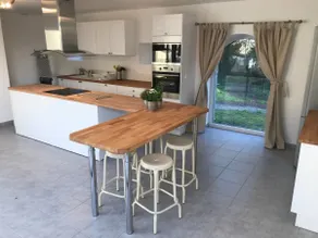 Sleeps12-Farmhouse-5Acres-DDayBeaches-YogaStudio - Image 3