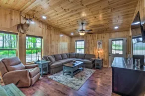 50-Acre Farm w/ Fishing Pond! Cabin in Brownsville - Image 4