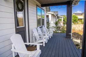 Sunflower Beach Cottage - Image 4