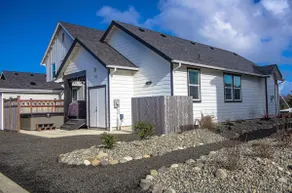 Sunflower Beach Cottage - Image 3
