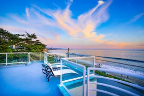 Luxury Beachfront Penthouse Walk to the Beach Restaurants Entertainment - Image 3