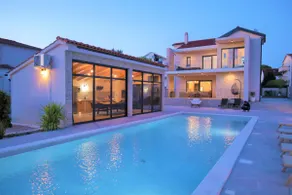 Luxury villa Magale with large pool - Image 2