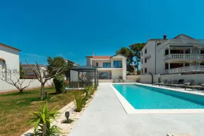 Luxury villa Magale with large pool - Image 5
