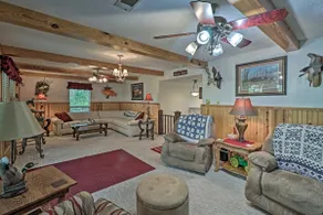 Secluded Edgemont Getaway w/ Huge Outdoor Deck! - Image 5