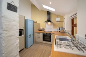 Coachman's Quarters - Image 5