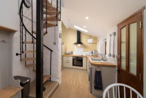 Coachman's Quarters - Image 3