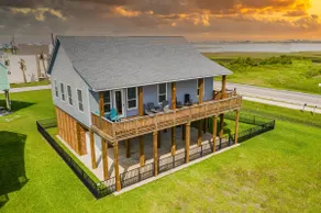Quick 2 Min Walk to Beach-4Bed/4Bath Home with Ocean/Beach Views - Image 2