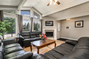 D@home Spacious &comfy by Glenmore /Heritage Park - Image 5