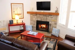 Spacious 2BR Cottage w/ Spa Tub & Fireplace - Image 5