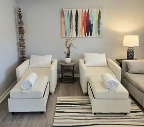 Bayside Beach House Sleeps 10 - Image 2