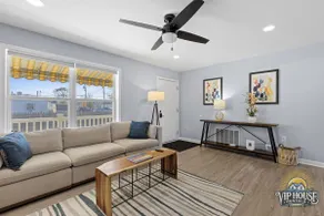 Bayside Beach House Sleeps 10 - Image 3
