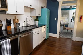 1BR Apt Views Galore! -Safe|Walkable|Food|Greenway - Image 2