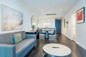 Sunny 1 bedroom Apartment with Infinity Pool - Image 4