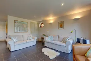 Riding Stable - sleeps 6 guests  in 3 bedrooms - Image 5