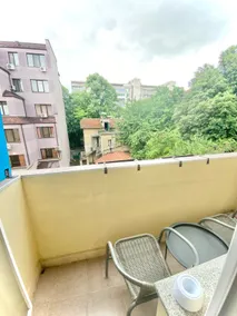 Sunny Central Apartment for 4 Guests 2 minutes from High Street - Image 2