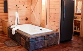 Aharming Treehouse Getaway with Treetop Views - Image 5