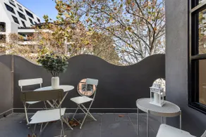 Collingwood with 2BR & 2 Parking Near Smith St - Image 4