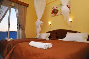Agios Georgios - 2 Beds - Sleeps 4 - Free Parking - Image 5