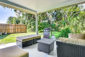Walk to Crystal River: Home w/ Lanai & Yard! - Image 2