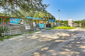 Walk to Crystal River: Home w/ Lanai & Yard! - Image 3