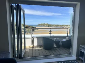 5 The Beach House - Image 2