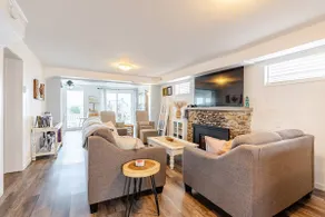 Relaxing lakefront cottage near wineries and beach - Image 2
