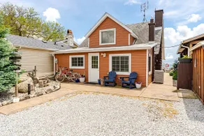 Relaxing lakefront cottage near wineries and beach - Image 3