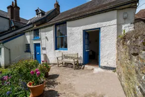 Diana's Cottage - Image 2