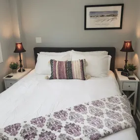 Newly Remodeled 2BR 2BA Home Close to Barrington - Image 4