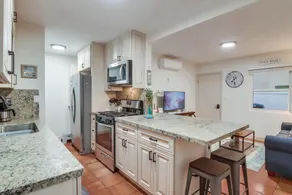 3 Houses to Beach, 2 Fenced Yards, AC, Dogs ok - Image 3