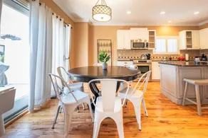Bright, Spacious Plymouth 4BR - Walk to DT! - Image 4