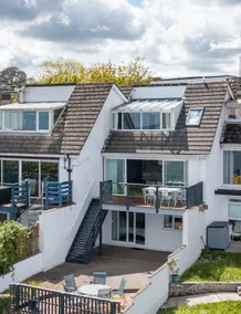 Cystanog Fach - Spectacular Sea Views, Balcony and Terrace, Parking - Image 3