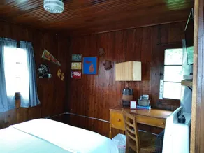 Cabin #3 - ”Middle Mitten” - Image 5