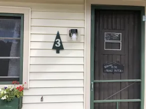 Cabin #3 - ”Middle Mitten” - Image 2