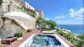 In the ancient castro, a Jacuzzi with a stunning sea view - Image 2