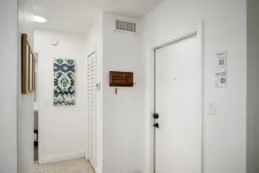GROVE27-02 | soothing vibes near chic neighborhood - Image 2