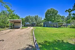 Charming Quitman Cabin < 2 Miles to Lake Fork - Image 2