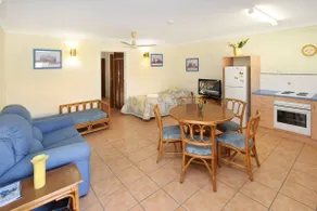 Alma Bay Holiday Unit 1 - Image 5