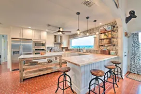 Spacious Getaway ~ 12 Acres, Views, & Hot Tub! - Image 2